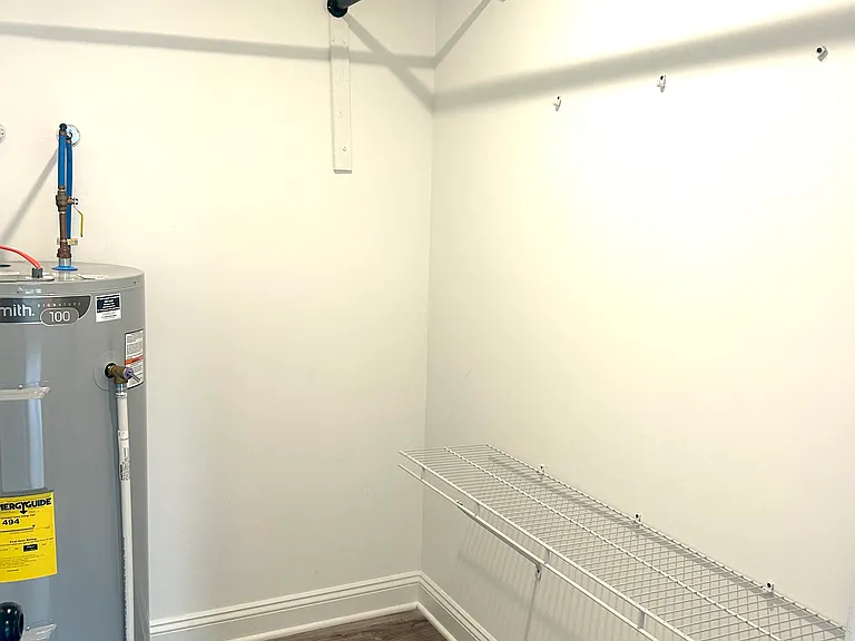 240 Goldenridge Dr — Photo 13