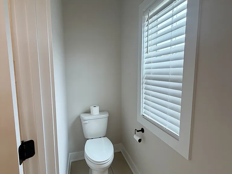 204 Crest Ridge Ct — Photo 36