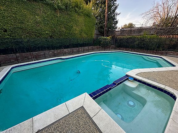 4th image of 1191 Queen Ann Ave