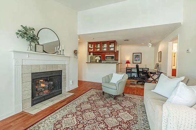 701 Harbor House Drive - 8 — Photo 3