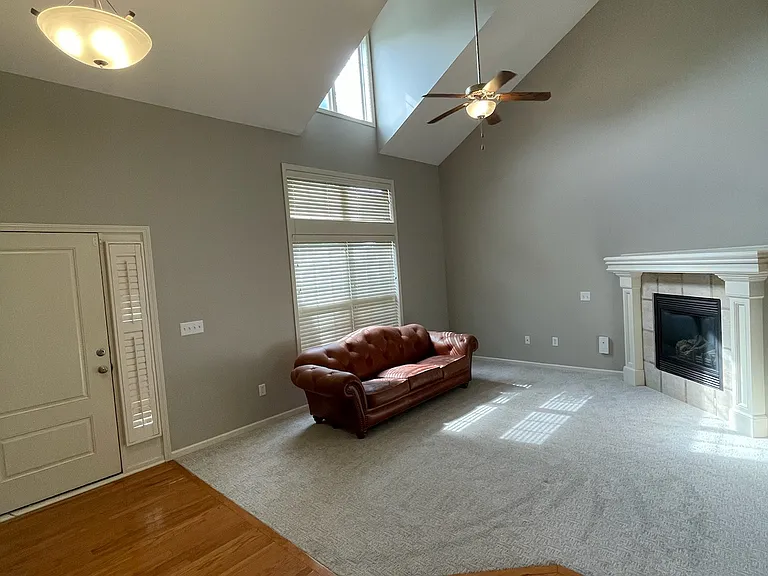 12213 Bennington Ave — Photo 4