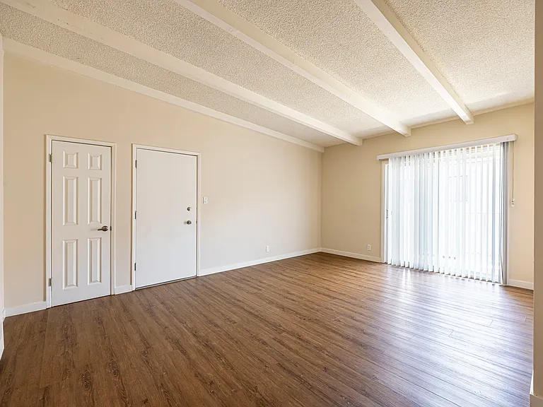 3722 Mentone Ave #8 — Photo 5