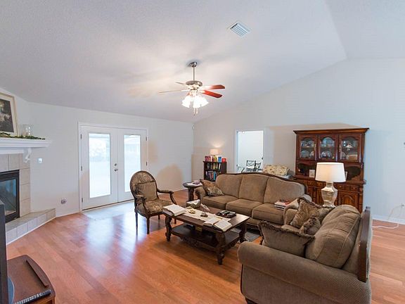 4th image of 5064 Carlyn Dr