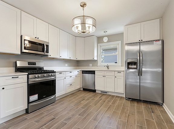 5th image of 517 Gregory Dr