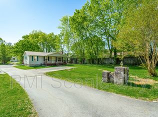 1334 Greens Lake Rd, Chattanooga, TN 37412