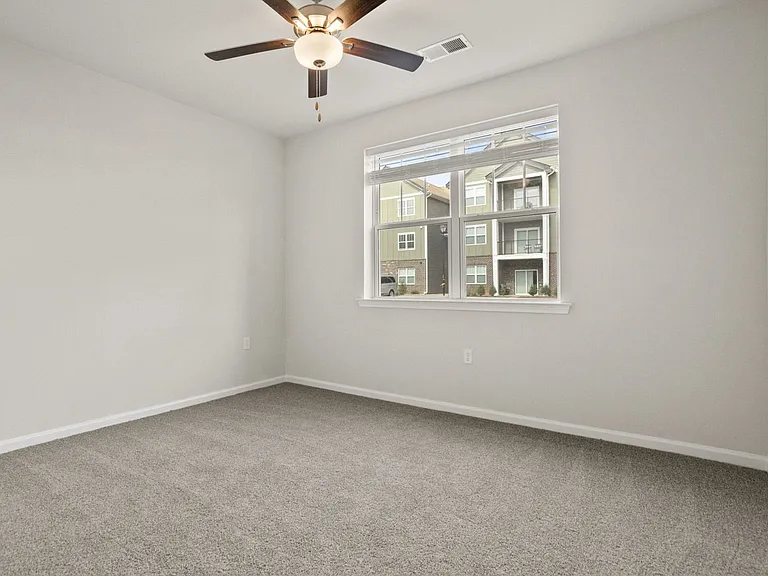 The Grande at Geyser Falls Luxury Apartments — Photo 40