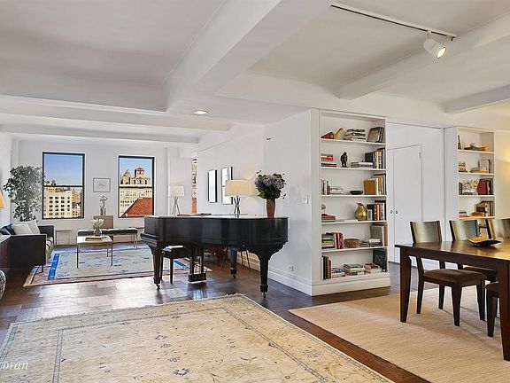 3rd image of 40 W 77th St #15F