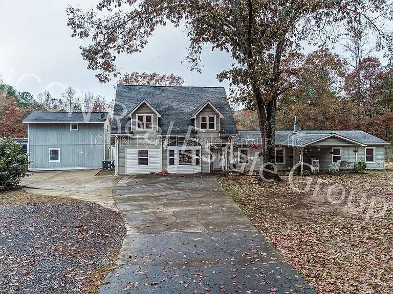 53 Black Rd NE #B — Photo 1