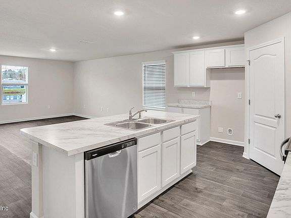 5th image of 3163 LAWTON Place