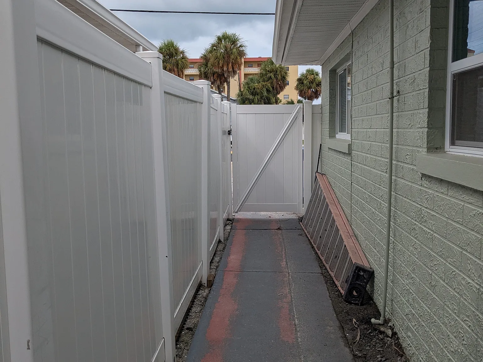 1 bed, 800 sqft, $2,040 — Photo 1