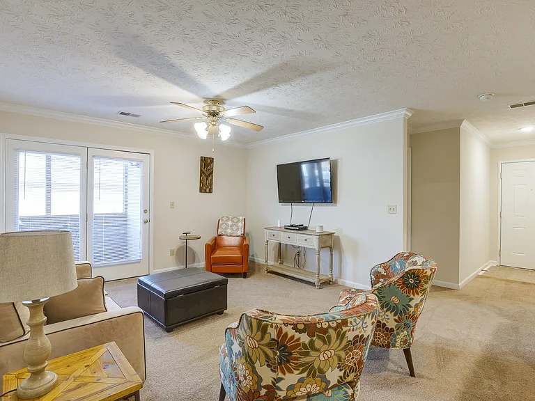 Providence Hill Apartments — Photo 2