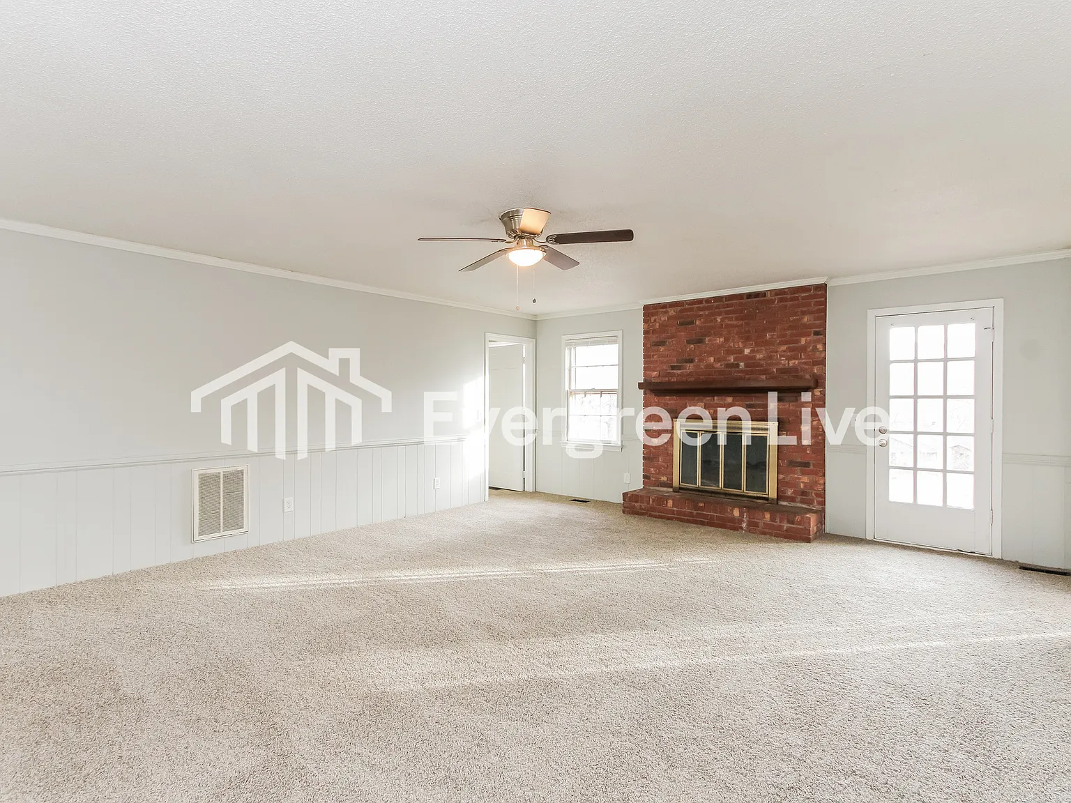 3 bed, 2.0 bath, 1343 sqft, $1,545 — Photo 2
