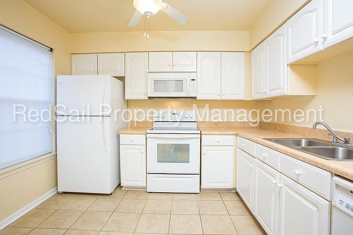 1st image of 112 Whitewater Dr