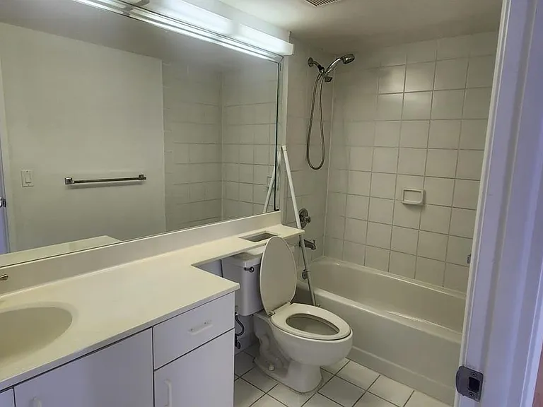 3300 NE 191st St #818 — Photo 12
