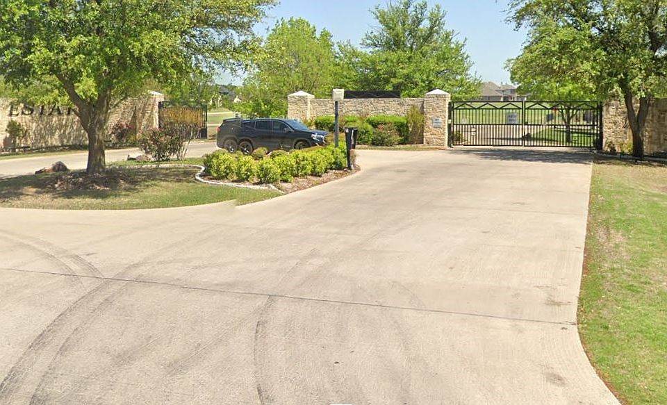 1st image of 1-A28 Lake Breeze Dr