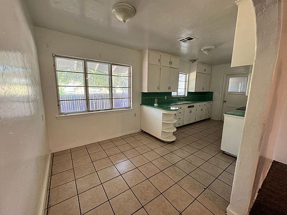 4th image of 3681 & 3689 N Palm Ave #4F3218358