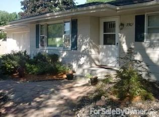 3901 Saint Francis Dr, Rockford, IL 61103