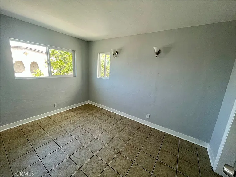 3112 Highland Ave — Photo 6
