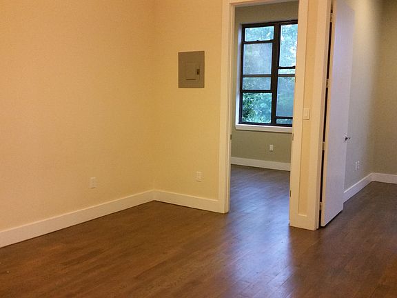 5th image of 410 Evergreen Ave