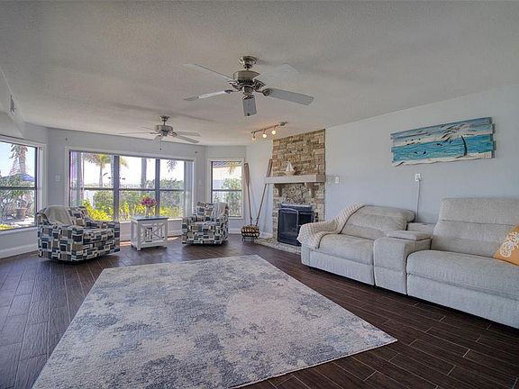 5th image of 322 10th Ave