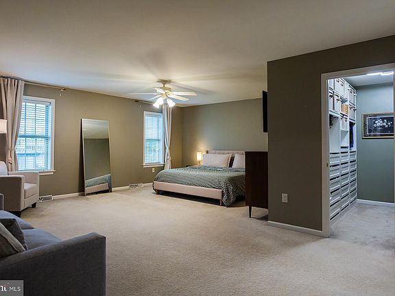 5th image of 522 Springton Way