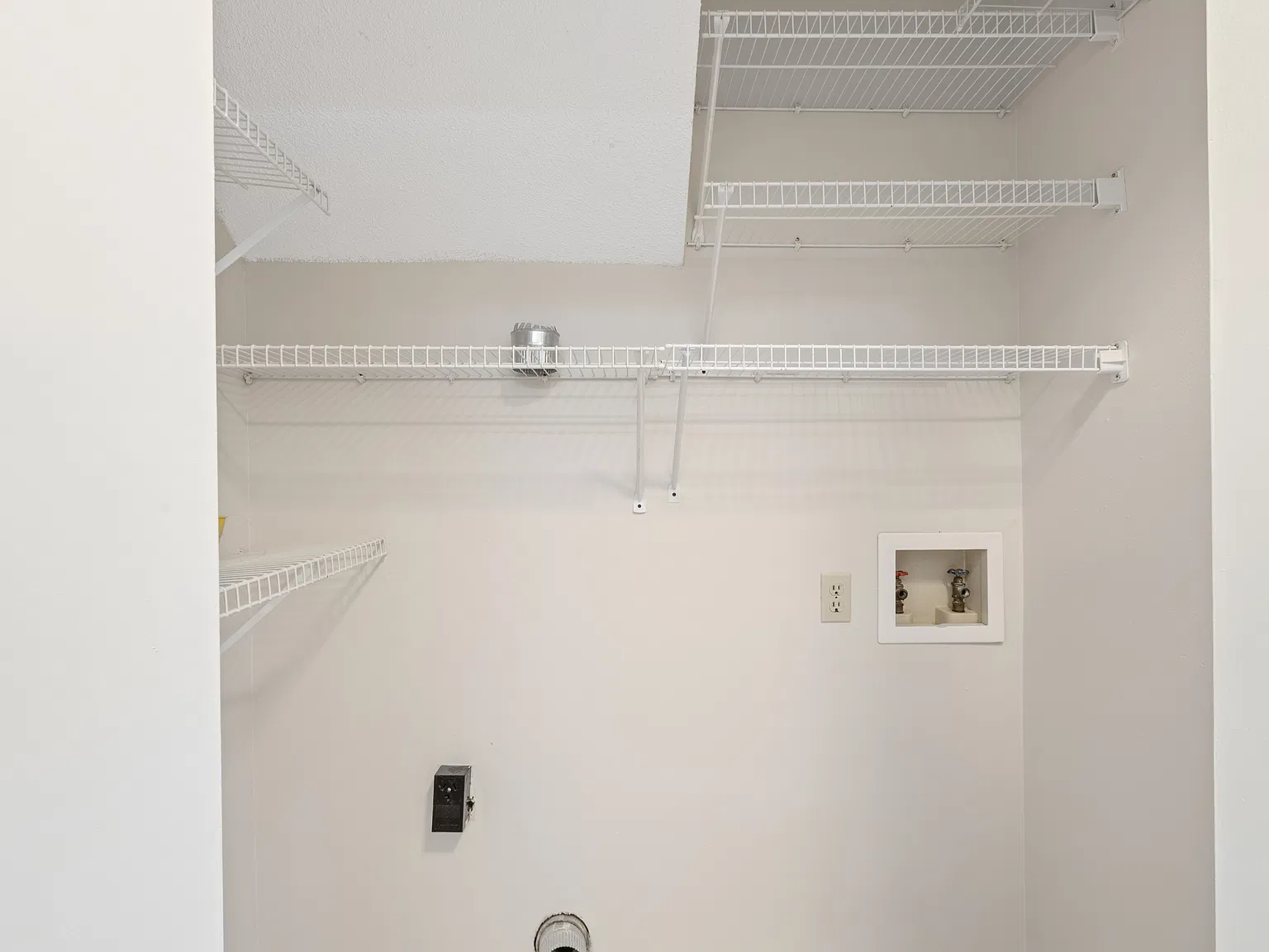 200 Curtis St — Photo 3