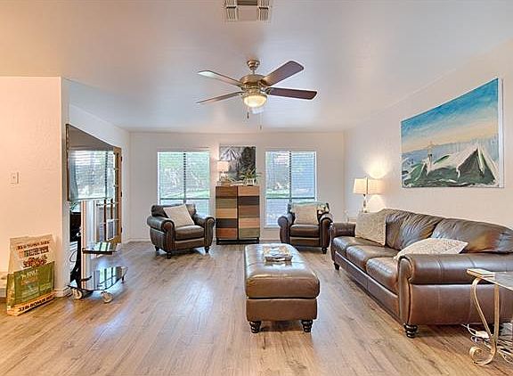 4th image of 2406 Stone River Dr