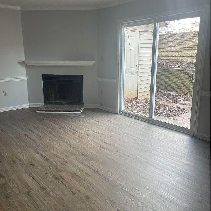 1st image of 408 Bainbridge Ct APT 4