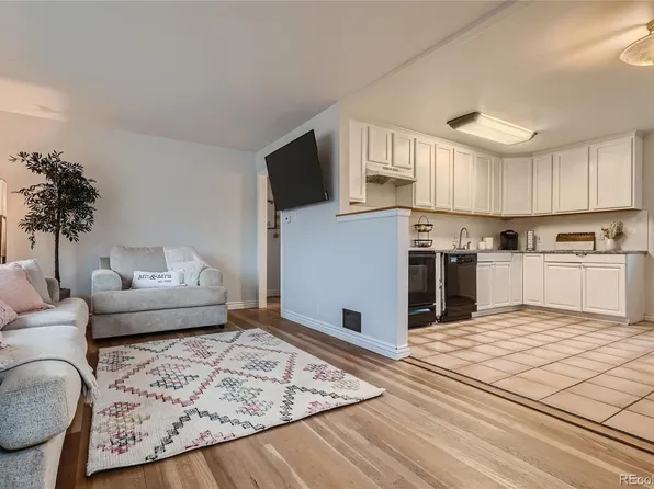 820 Oswego Street, Aurora, CO 80010