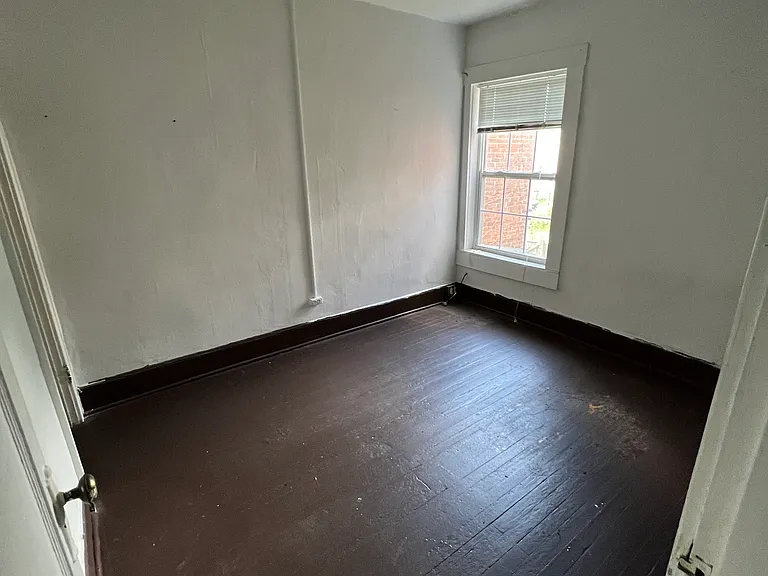 422 E 16th Ave — Photo 5