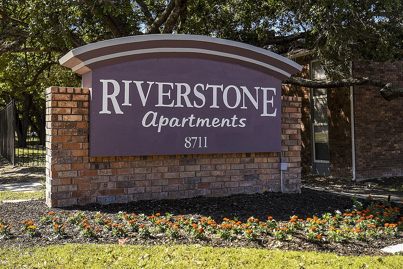 Riverstone Apartments — Photo 2