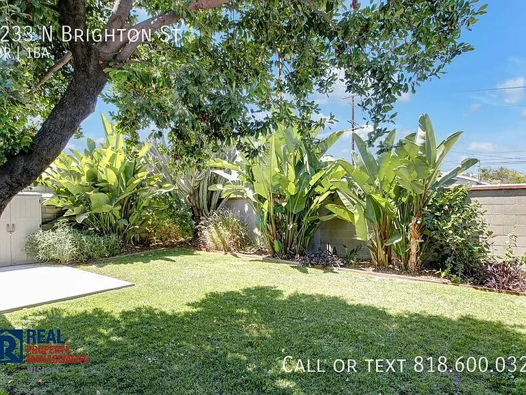 1233 N Brighton St — Photo 26