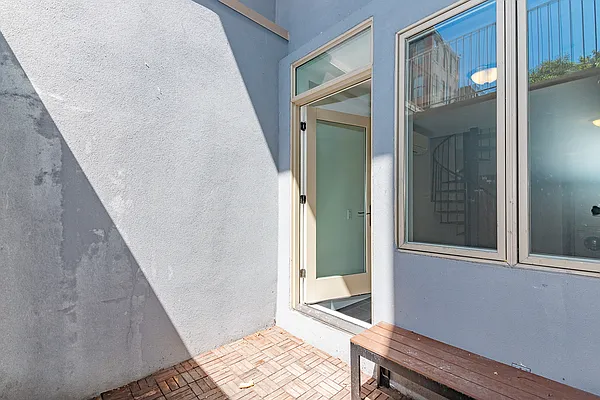 Rented by MySpaceNYC | media 82