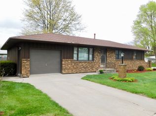 111 4th St NE, State Center, IA 50247