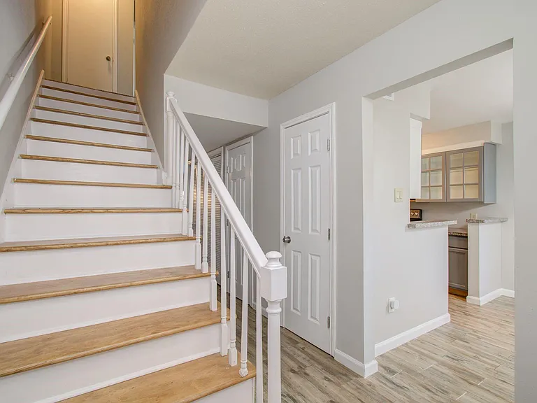 9495 Fondren Rd — Photo 3