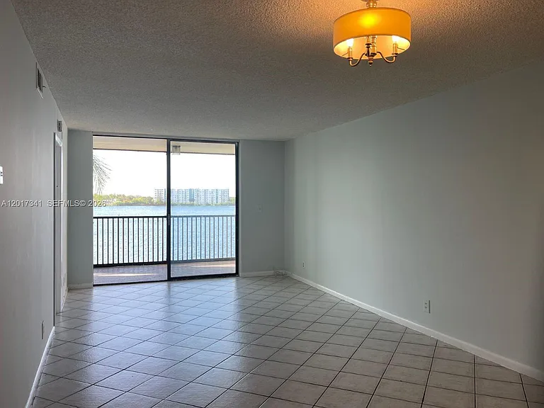117 Lake Emerald Dr #308 — Photo 4