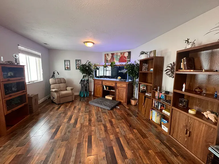 2453 S 2940 W — Photo 6