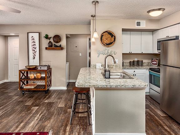 2nd image of 7325 Goldenpointe Blvd #7300-201