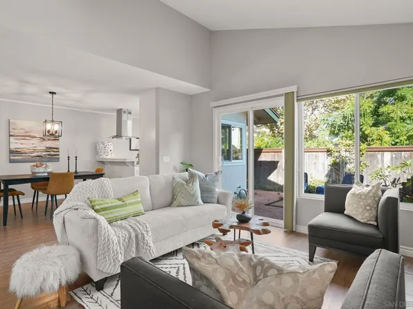 2033 Shady Tree Ln, Encinitas, CA 92024