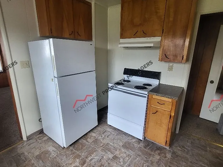 629 NW Hawthorne Pl — Photo 8
