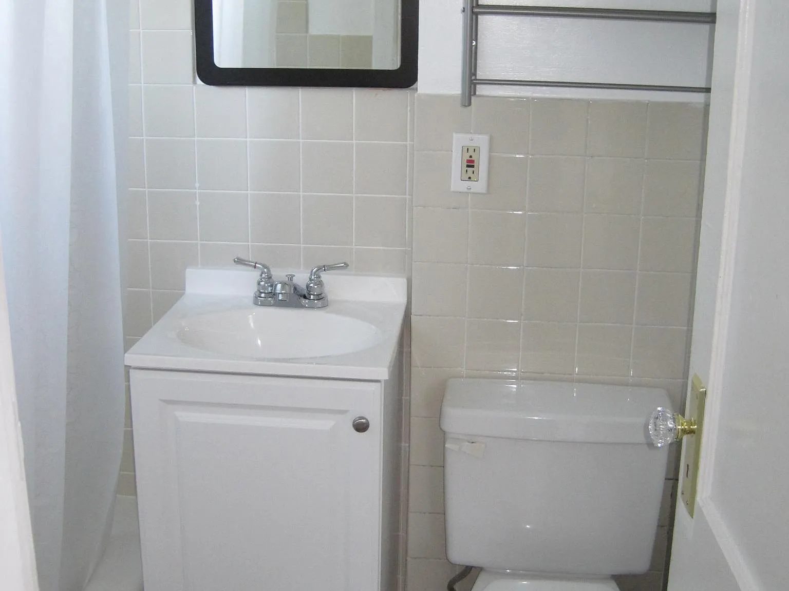 2 bed, 700 sqft, $2,200 — Photo 4