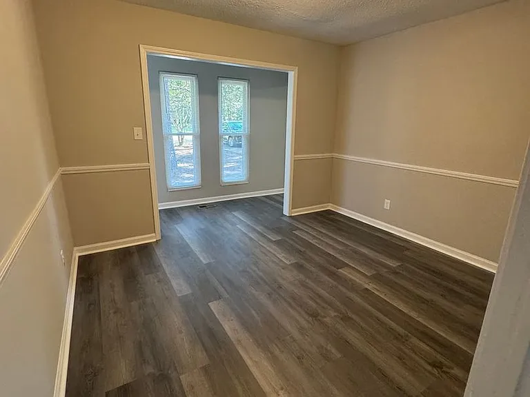 431 Valley Dr — Photo 6