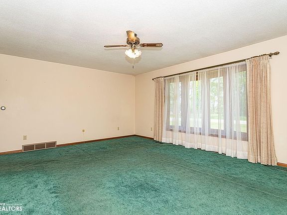 2nd image of 306 7th St NE