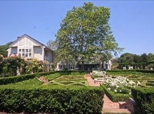50 Middle Ln, East Hampton, NY 11937