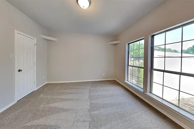 3016 Coventry Ln — Photo 15