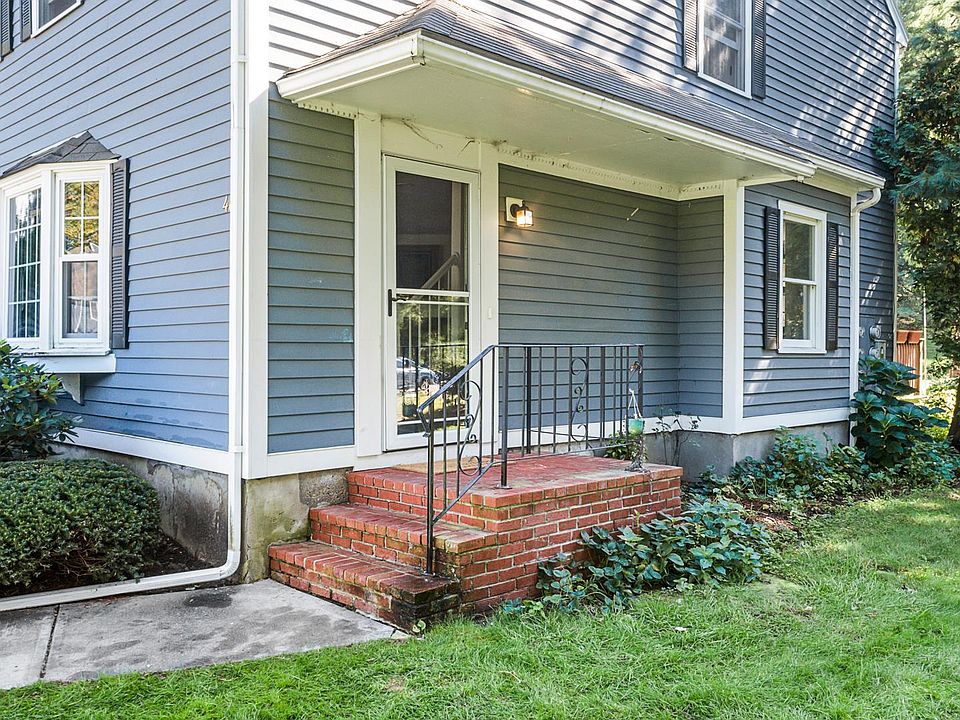 1st image of 46 Stillwater Dr