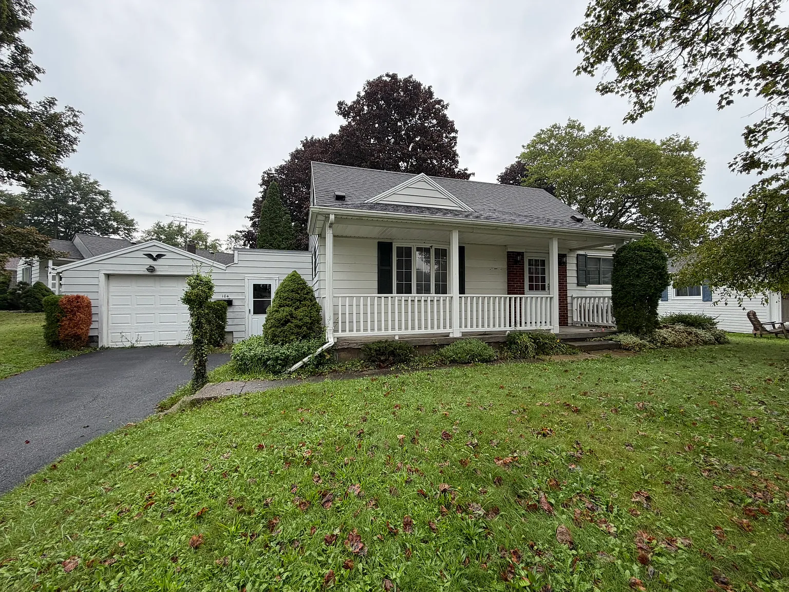 3 bed, 1056 sqft, $2,100 — Photo 1
