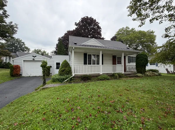 104 Grandview Ter, Batavia, NY 14020