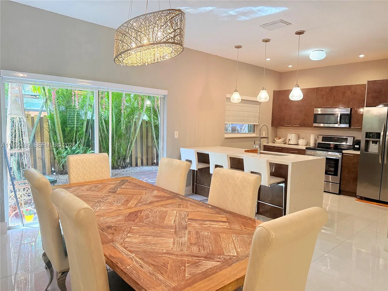 4 bed, 2.5 bath, 1849 sqft, $3,300 — Photo 2