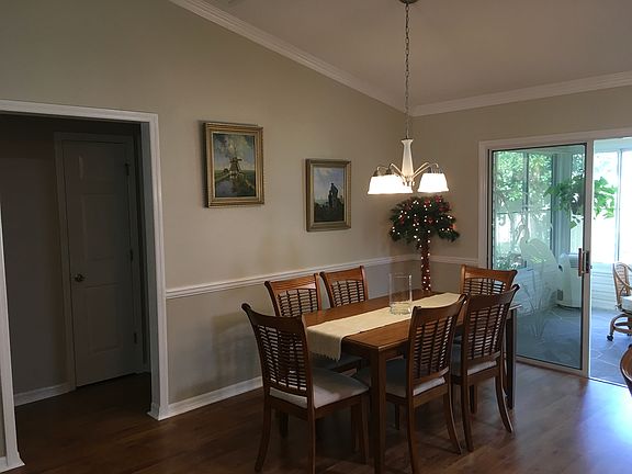 Chair Rail in Dining 
